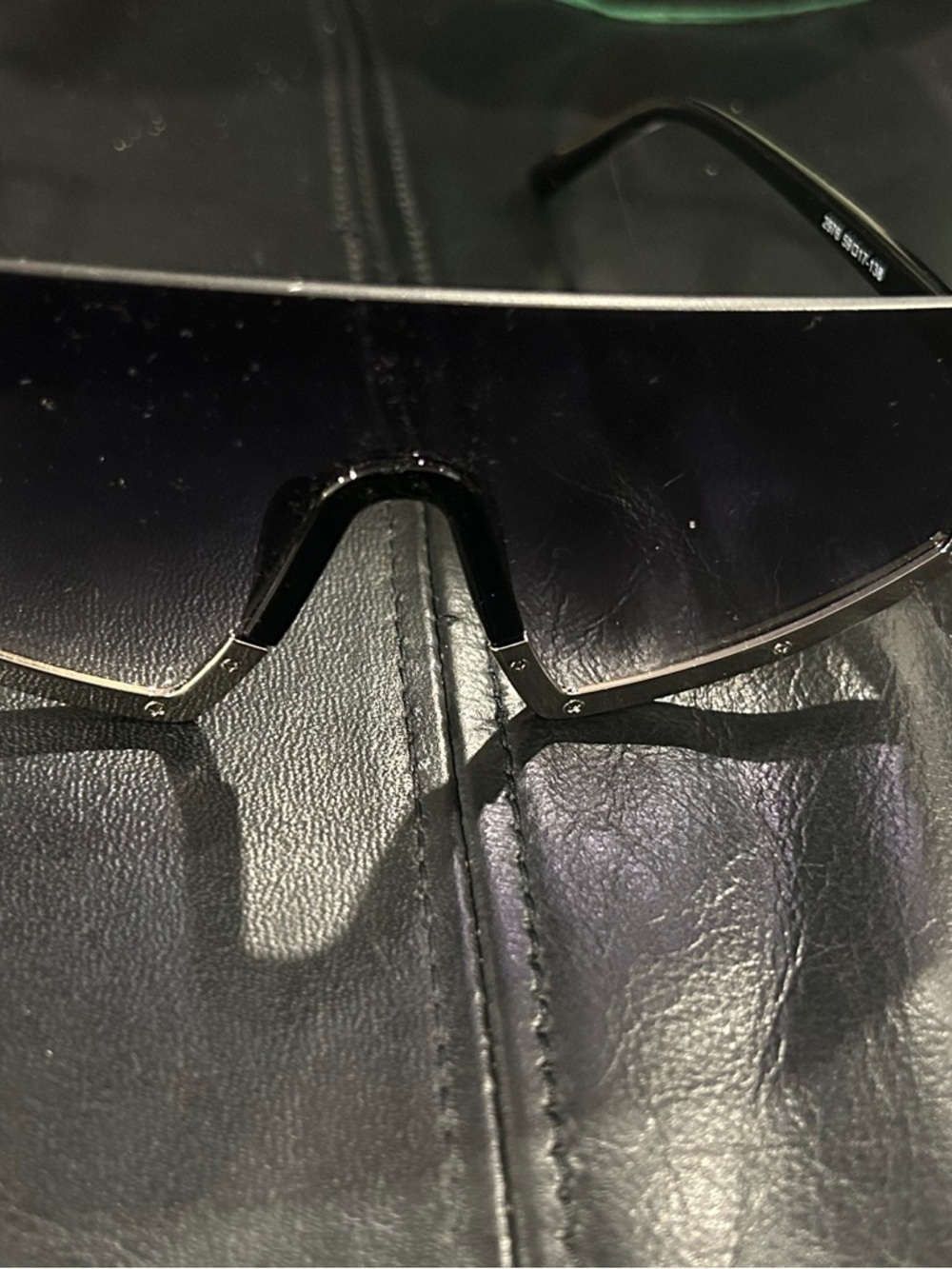 Futuristic Shield Visor Sunglasses in Purple Gradient - Picture 8 of 8